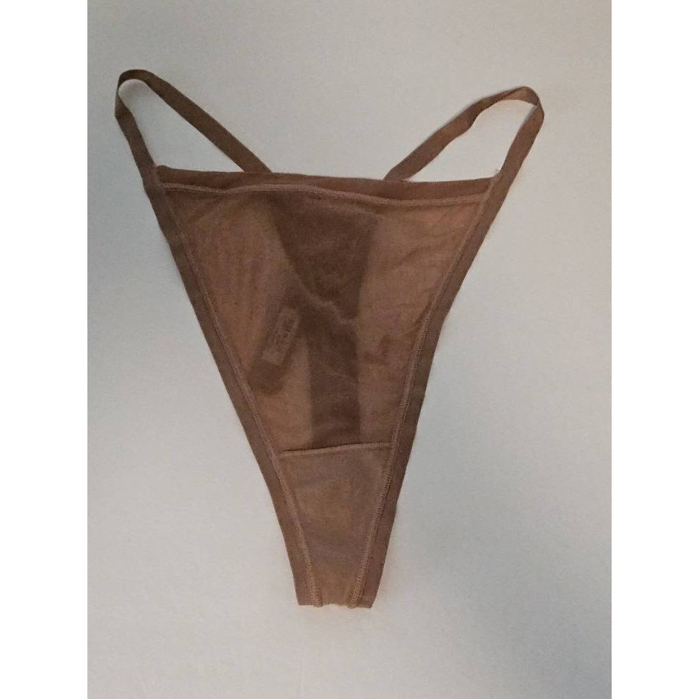 Skims string thong underwear Nwt‎